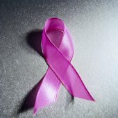 Breast Cancer Patients Concerned About Genetic Risk, Survey Finds