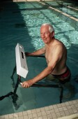 Keeping Fit May Halve Seniors' Heart Failure Risk